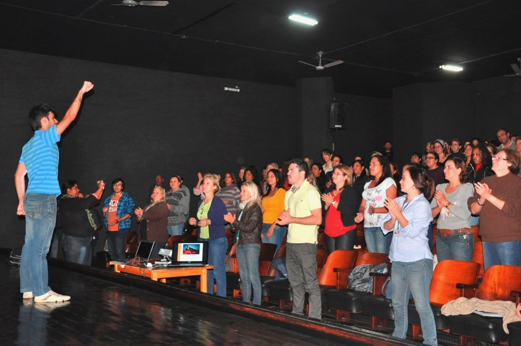 Encerramento do curso de Formação de Agentes Comunitários de Saúde, no Cinema Municipal